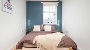 2 bedrooms, desk, iron/ironing board, free WiFi