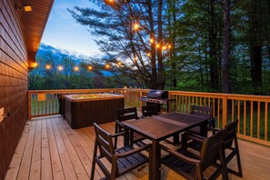 Outdoor dining - Pond House at Carter Bridge Estate (Freehold)