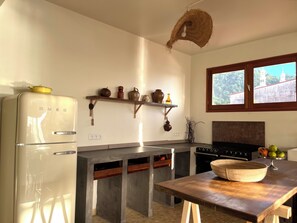 Kühlschrank, Ofen, Herdplatte, Geschirrspüler