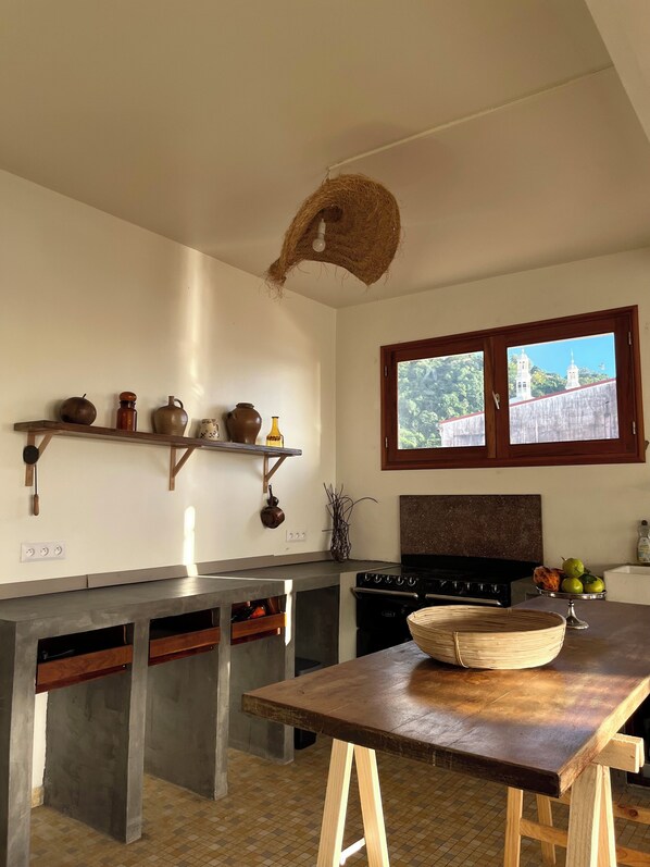 Kühlschrank, Ofen, Herdplatte, Geschirrspüler