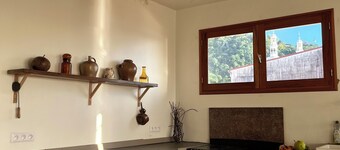 Townhouse perched above the market! Immersion in the heart of St Pierre.