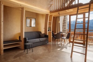 TV - Studio 'Dietrichhof Pavilion Air' with Mountain View, Shared Terrace and Wi-Fi (Velturno)