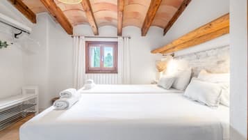 2 bedrooms, free WiFi, bed sheets