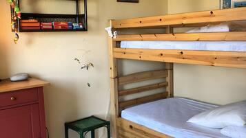 2 chambres, fer et planche à repasser, Wi-Fi gratuit, draps fournis