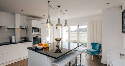 Riverside Cottage - From 1088 Per Night