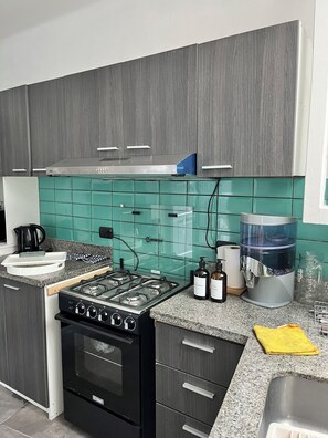 Fridge, microwave, oven, stovetop - Balcony Room (Miraflores)