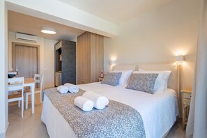 1 chambre, fer et planche à repasser, Wi-Fi gratuit, draps fournis