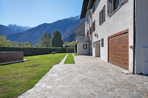 المنطقة المحيطة بالمنشأة