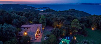 Villa 'Relais Il Termine' with Sea View, Wi-Fi and Air Conditioning