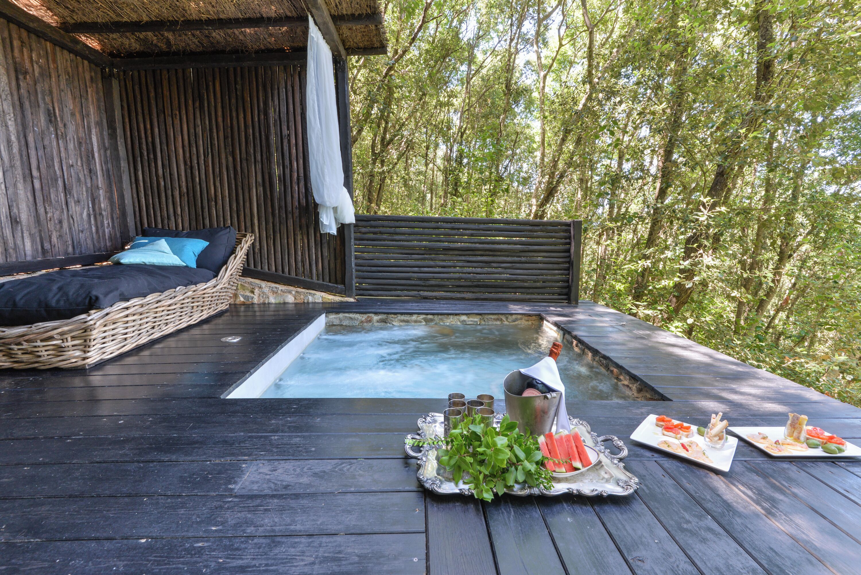 Bain à remous extérieur