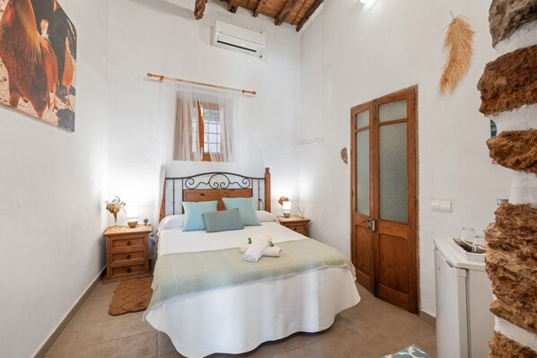 1 bedroom, free WiFi, bed sheets