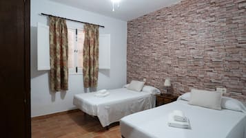 4 habitaciones, tabla de planchar con plancha y wifi gratis