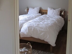 2 bedrooms, Internet