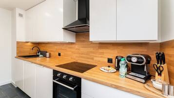 Kühlschrank, Ofen, Herdplatte, Geschirrspüler