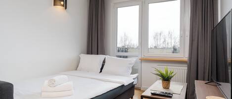 2 bedrooms, iron/ironing board, bed sheets