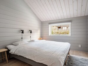 3 bedrooms, Internet