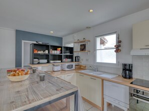 Réfrigérateur, micro-ondes, four, lave-vaisselle