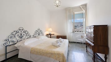 2 soverom, strykejern/-brett, wi-fi (inkludert) og sengetøy