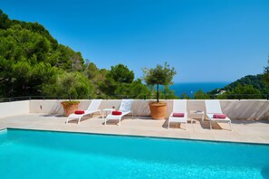 A heated pool - Country House 'Can Pascalou' with Sea Views, Wi-Fi and Air Conditioning (Canyamel)