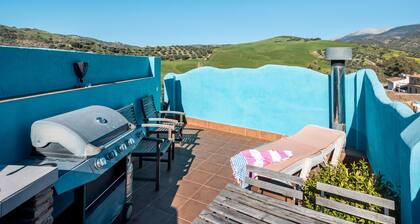 Casa de vacaciones 'Luis' con vistas a la montaña, Wi-Fi y aire acondicionado