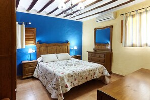6 bedrooms, bed sheets