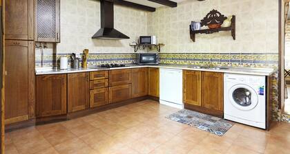 Country House 'Los Angostones' with Mountain View, Pool and Air Conditioning