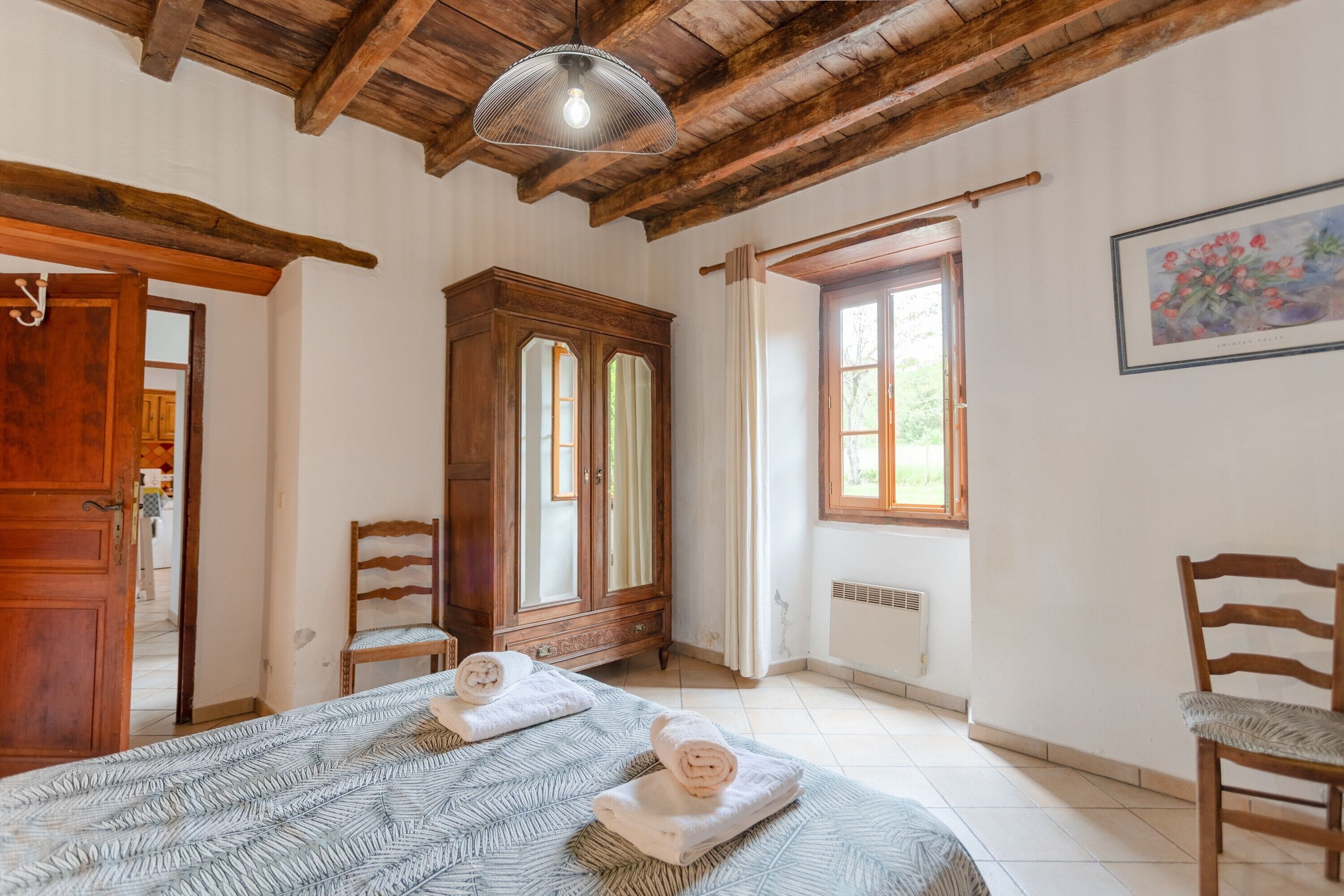 6 bedrooms, iron/ironing board, free WiFi