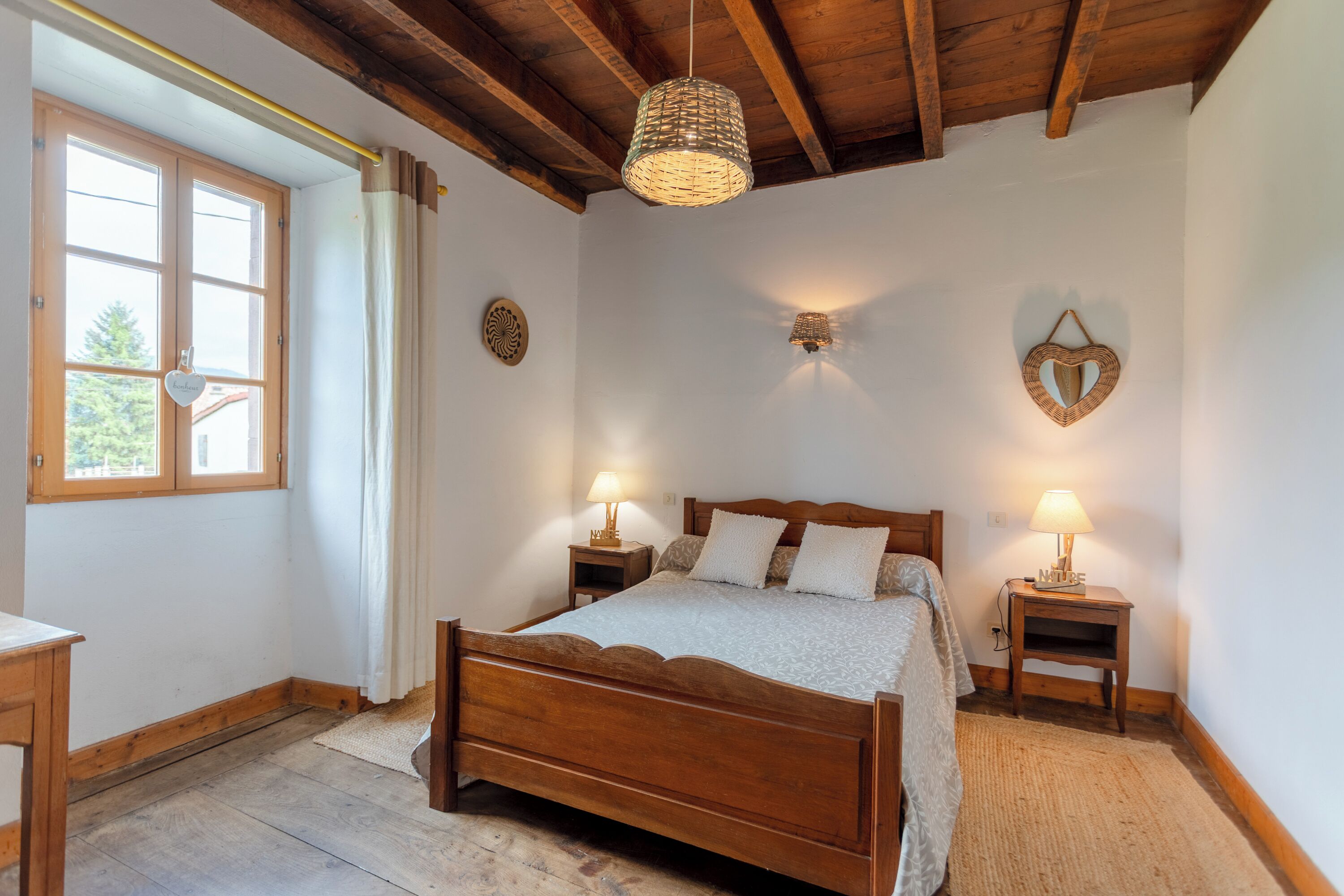 6 soverom, strykejern/-brett og wi-fi (inkludert)