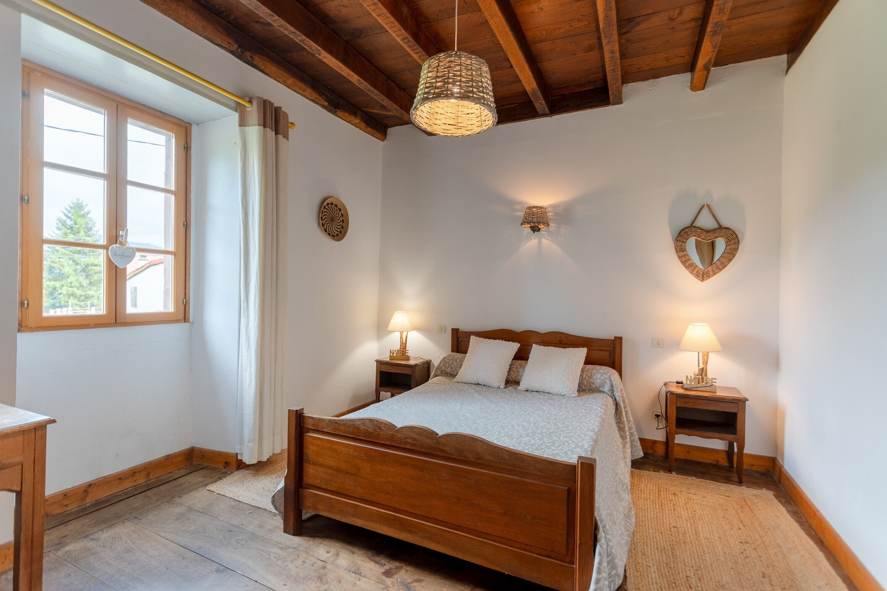 6 slaapkamers, een strijkplank/strijkijzer, gratis wifi