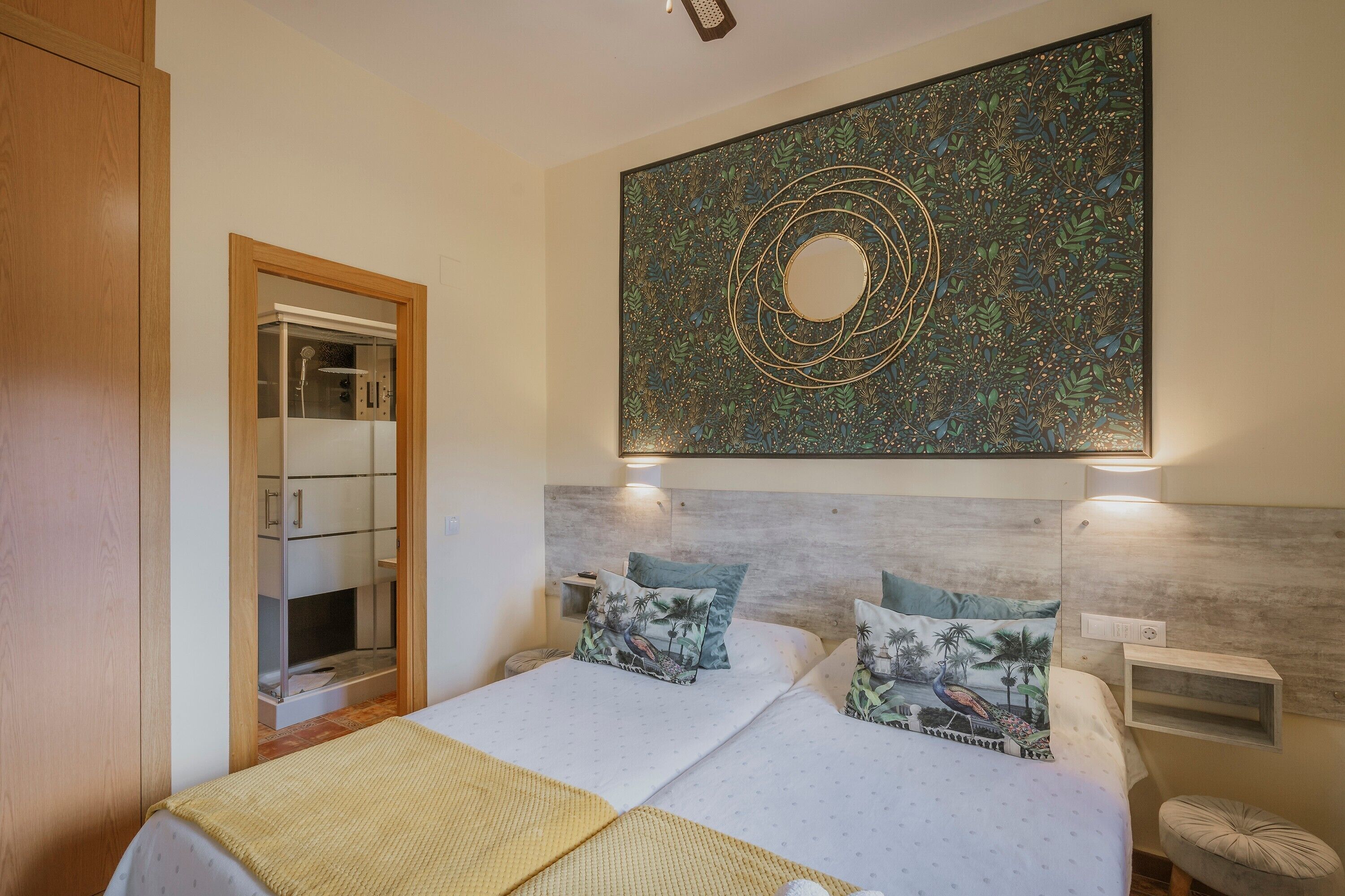 2 chambres, fer et planche à repasser, Wi-Fi gratuit, draps fournis