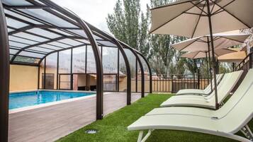 Sisäuima-allas, lämmitetty uima-allas