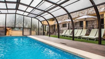 Innenpool, beheizter Pool