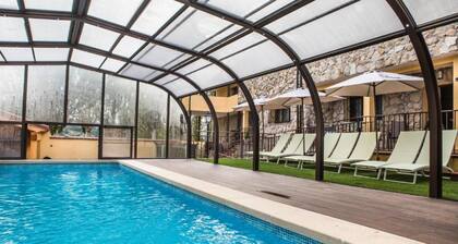 El Encanto del Alberche,'Casa 2' with Mountain View, Shared Pool and Wi-Fi