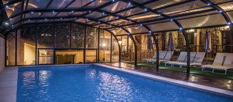 El Encanto del Alberche,'Casa 2' with Mountain View, Shared Pool and Wi-Fi