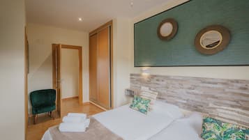 4 makuuhuonetta, silitysrauta/-lauta, ilmainen Wi-Fi, vuodevaatteet