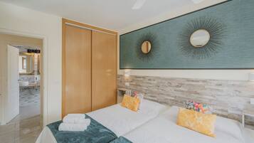 2 bedrooms, iron/ironing board, free WiFi, bed sheets