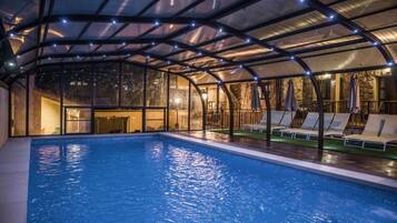 Piscine couverte, piscine chauffée