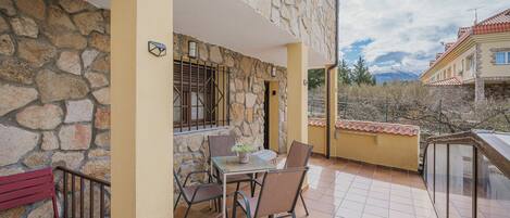 تناول الطعام بالخارج