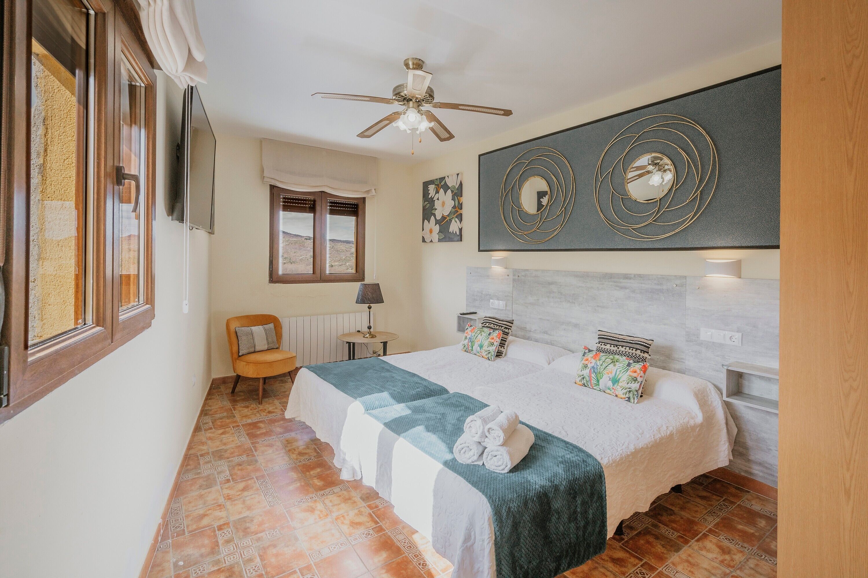 2 makuuhuonetta, silitysrauta/-lauta, ilmainen Wi-Fi, vuodevaatteet