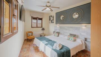 2 makuuhuonetta, silitysrauta/-lauta, ilmainen Wi-Fi, vuodevaatteet