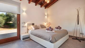 4 Schlafzimmer, BĂŒgeleisen/BĂŒgelbrett, kostenloses WLAN, BettwĂ€sche