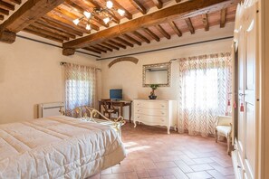 2 bedrooms, free WiFi, bed sheets - Apartment 'Argento' with Shared Pool, Wi-Fi and Air Conditioning (San Miniato)