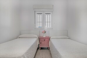 3 habitaciones, tabla de planchar con plancha y wifi gratis
