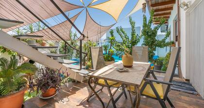 Apartment 'Con Vistas A La Piscina' with Mountain View, Wi-Fi and Air Conditioning