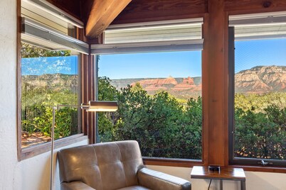 Discover luxury at Sedona Red Rock View, a stunning 2-bedroom home in West Sedona.