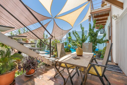 Apartment 'Con Vistas A Las Montañas' with Mountain View, Wi-Fi and Air Conditioning