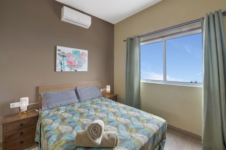 3 bedrooms, iron/ironing board, free WiFi, bed sheets. Holiday Home 'Terrazita' with Sea View, Wi-Fi and Air Conditioning
