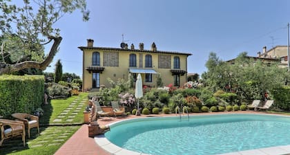 Villa 'Antica Sosta Renai' with Private Pool, Terrace and Wi-Fi