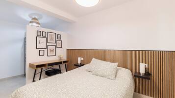 2 bedrooms, bed sheets