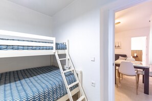 2 bedrooms, bed sheets